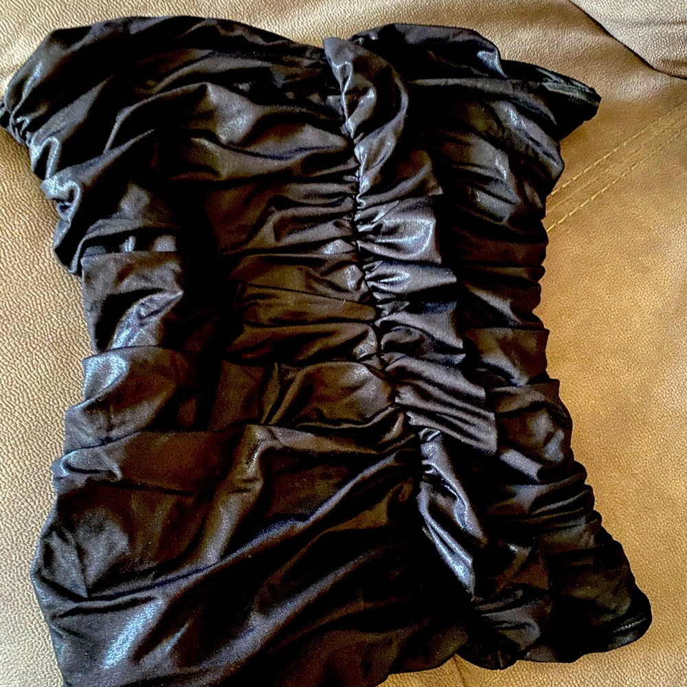 Strapless top